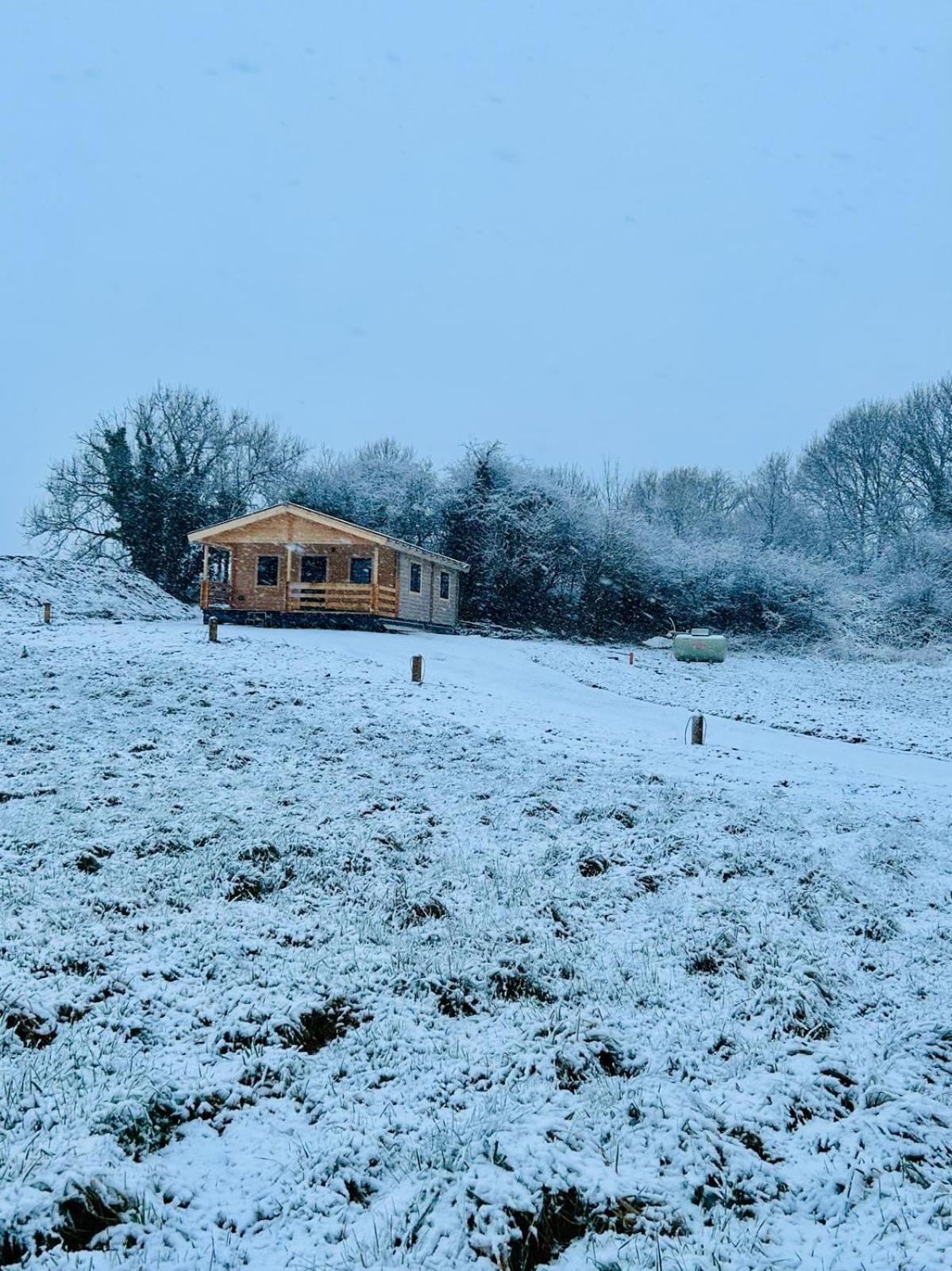 Little Rock Retreat Log Cabin With Hot Tub Castletown Gheoghegan ภายนอก รูปภาพ