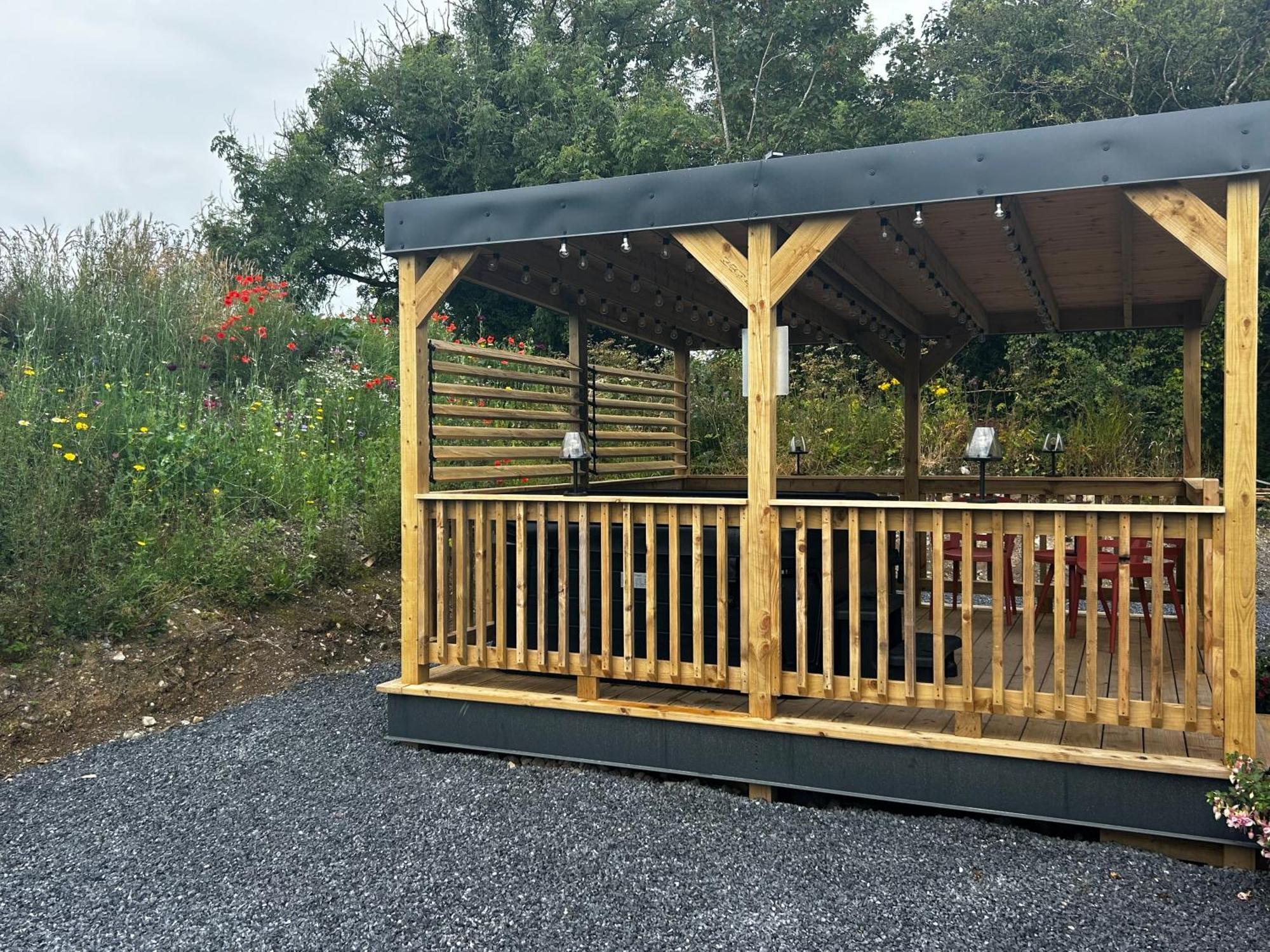 Little Rock Retreat Log Cabin With Hot Tub Castletown Gheoghegan ภายนอก รูปภาพ